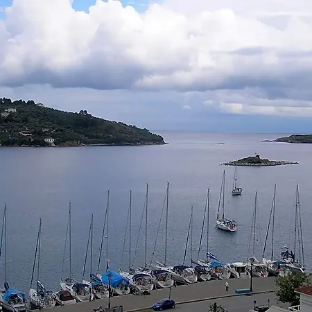 Babis Hotel 2*