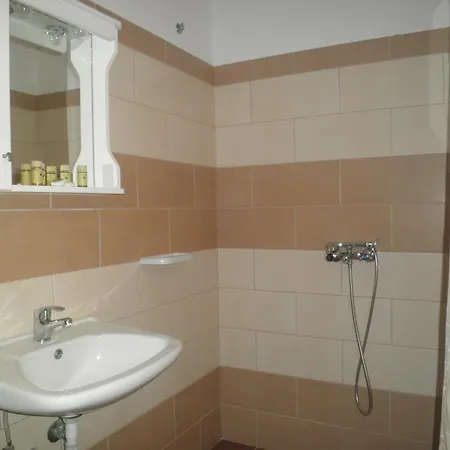 Babis Hotel 2*