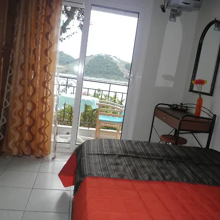 バビス 2* スキアトスタウン